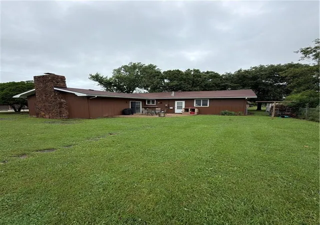 Homes for sale in Humboldt, KS | 1601 Neosho St, Humboldt, KS 66748 | MLS# 2626891