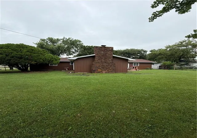 Homes for sale in Humboldt, KS | 1601 Neosho St, Humboldt, KS 66748 | MLS# 2626891