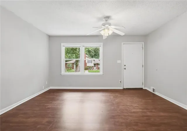 Homes for sale in Overland Park, KS | 8338 Santa Fe Ln, Overland Park, KS 66212 | MLS# 2626900