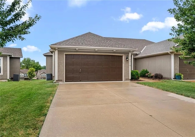 1st image of 4916 141st Ter, Basehor, KS 66007 | MLS# 2626903