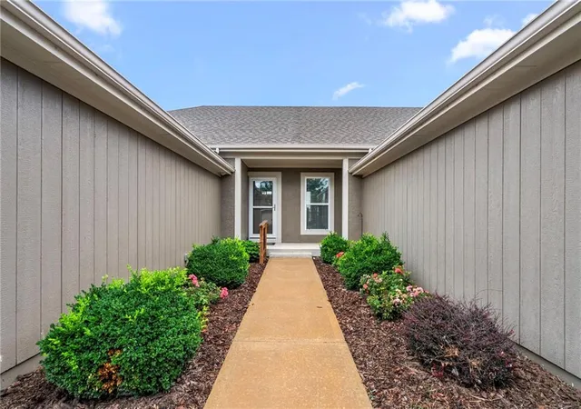 Photo 3 of Townhouse for sale at 4916 141st Terrace, Basehor, KS 66007 | MLS# 2626903 | Listing updated on 2026-09-01