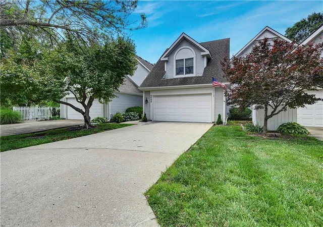 Homes for sale in Leawood, KS | 2433 W 137th Pl, Leawood, KS 66224 | MLS# 2626904