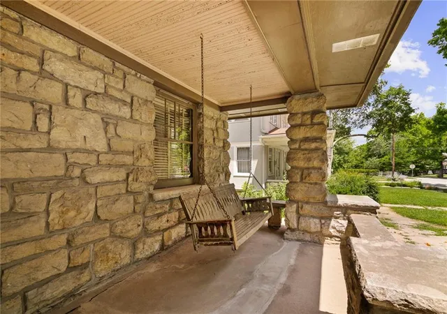 5th image of 5708 Harrison St, Kansas City, MO 64110 | MLS# 2626915