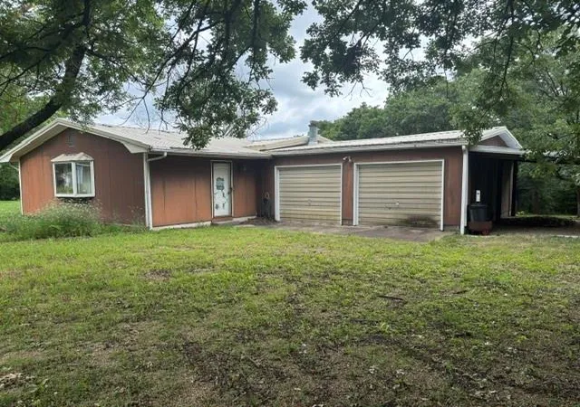Photo 1 of Single family home for sale at 165 Lakeview Dr, Toronto, KS 66777 | MLS# 2626924 | Listing updated on 2026-06-20