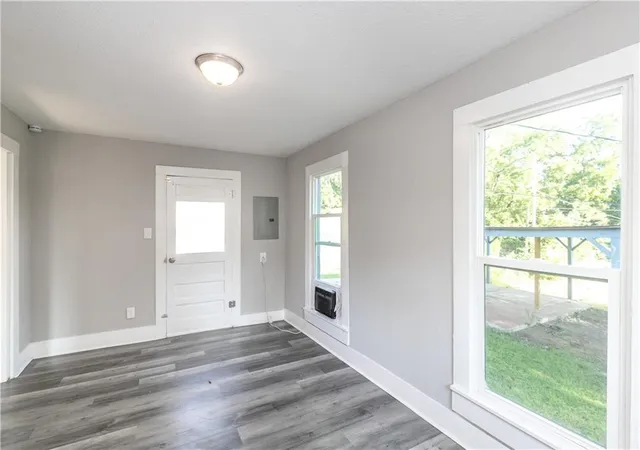 2nd image of 505 E Wall St, Harrisonville, MO 64701 | MLS# 2626932