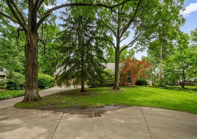 2nd image of 2326 W 95 St, Leawood, KS 66206 | MLS# 2626934