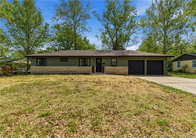4th image of 927 W 20Th Ter, Lawrence, KS 66046 | MLS# 2626939