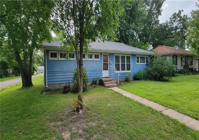 Homes for sale in Iola, KS | 604 N Vermont St, Iola, KS 66749 | MLS# 2626942