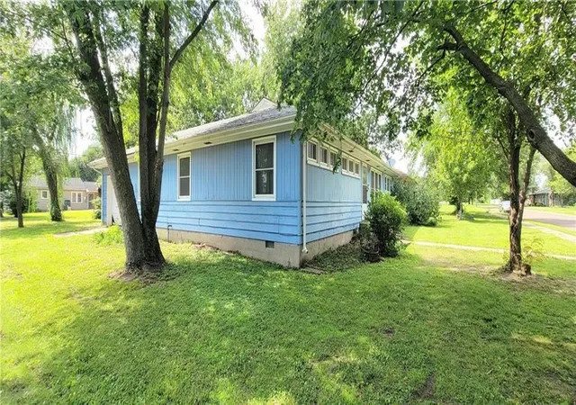 Homes for sale in Iola, KS | 604 N Vermont St, Iola, KS 66749 | MLS# 2626942