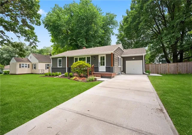 Photo 2 of Sale Pending at 4607 W 59th Street, Fairway, KS 66205 | MLS# 2626943 | Listing updated on 2026-08-14