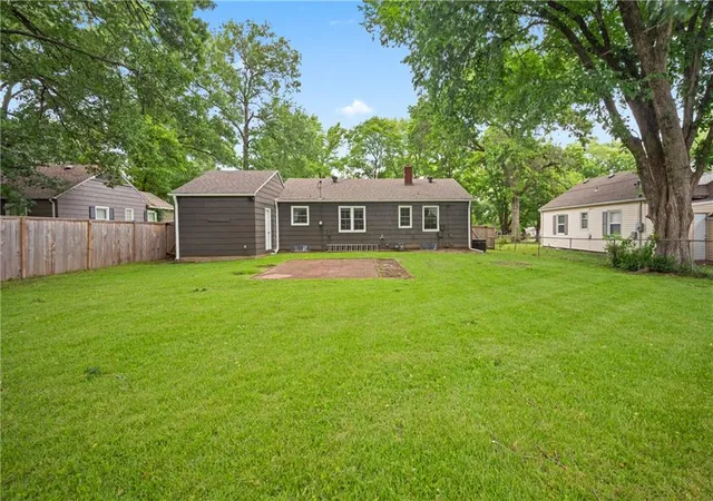 Photo 21 of Sale Pending at 4607 W 59th Street, Fairway, KS 66205 | MLS# 2626943 | Listing updated on 2026-08-14