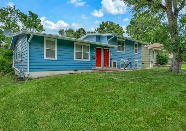 2nd image of 610 W 25th St, Lawrence, KS 66046 | MLS# 2626944
