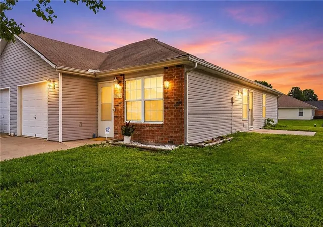 1st image of 1019 Christie Ln, Grain Valley, MO 64029 | MLS# 2626951