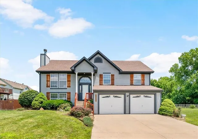 Homes for sale in Grandview, MO | 14637 Crystal Pl, Grandview, MO 64030 | MLS# 2626955