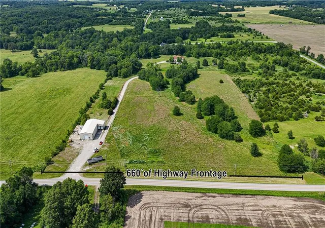3rd image of 17773 Y Hwy #17779, Sedalia, MO 65301 | MLS# 2626969