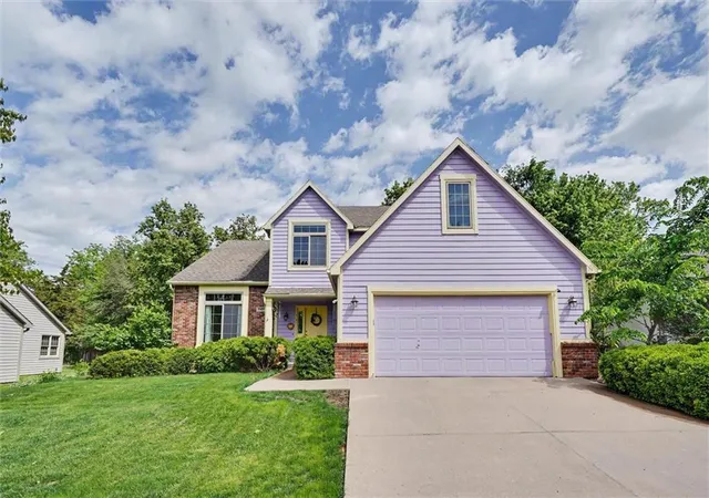 1st image of 2408 Oxford Rd, Lawrence, KS 66049 | MLS# 2626977