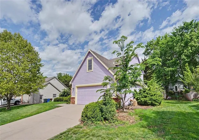 2nd image of 2408 Oxford Rd, Lawrence, KS 66049 | MLS# 2626977