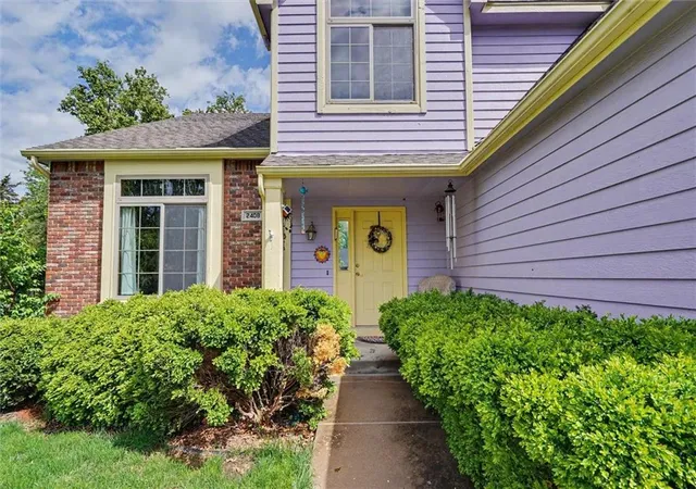 4th image of 2408 Oxford Rd, Lawrence, KS 66049 | MLS# 2626977