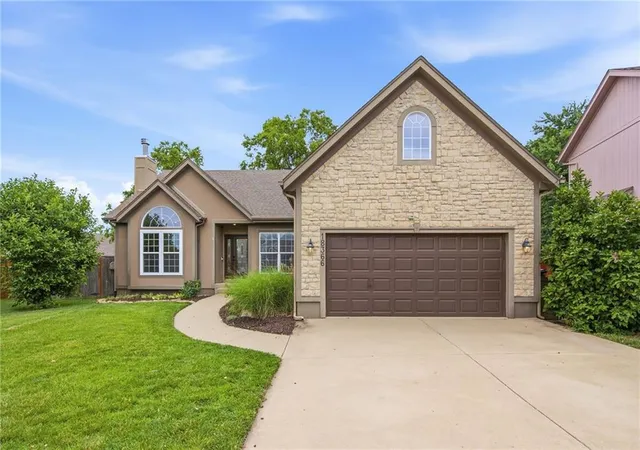 1st image of 18366 W 157 Ter, Olathe, KS 66062 | MLS# 2626980