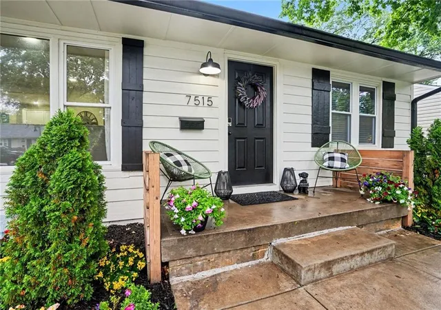 Homes for sale in Prairie Village, KS | 7515 Juniper Dr, Prairie Village, KS 66208 | MLS# 2626987