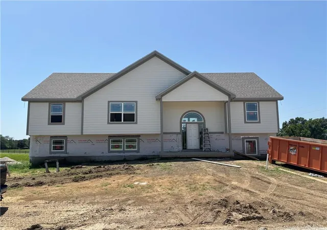 Homes for sale in Warrensburg, MO | 32 Sw 160 Rd, Warrensburg, MO 64093 | MLS# 2627004