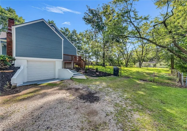 Photo 3 of Single family home for sale at 2421 NE Vivion Rd, Kansas City, MO 64118 | MLS# 2627007 | Listing updated on 2026-09-03