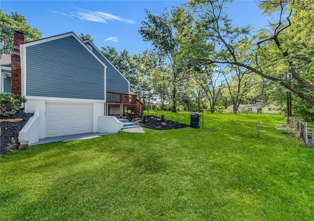Photo 4 of Single family home for sale at 2421 NE Vivion Rd, Kansas City, MO 64118 | MLS# 2627007 | Listing updated on 2026-09-03