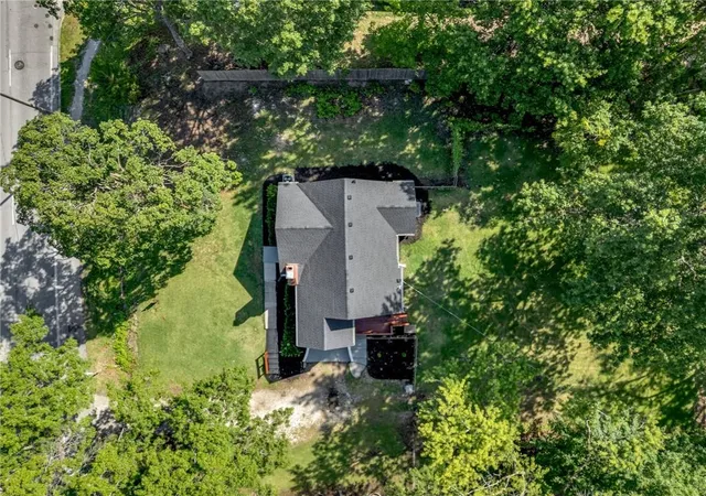 Photo 5 of Single family home for sale at 2421 NE Vivion Rd, Kansas City, MO 64118 | MLS# 2627007 | Listing updated on 2026-09-03