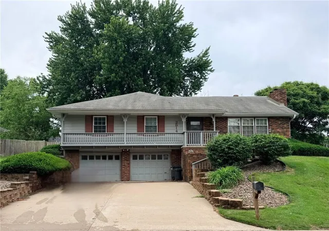 Photo 1 of Sale Pending at 2914 Kimbrough St, Saint Joseph, MO 64506 | MLS# 2627013 | Listing updated on 2026-06-26