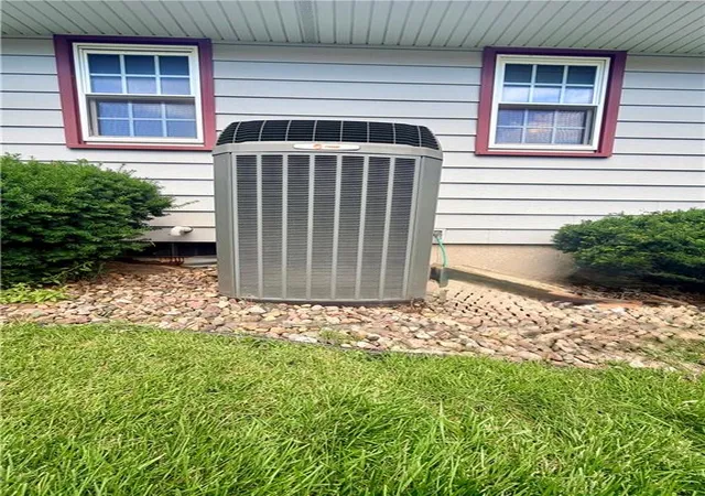 Photo 4 of Sale Pending at 2914 Kimbrough St, Saint Joseph, MO 64506 | MLS# 2627013 | Listing updated on 2026-06-26