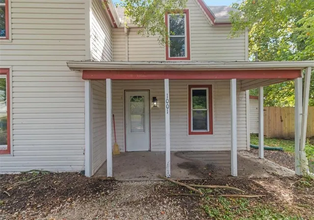 Photo 3 of Single family home for sale at 1001 S Main St, Holden, MO 64040 | MLS# 2627019 | Listing updated on 2026-10-08