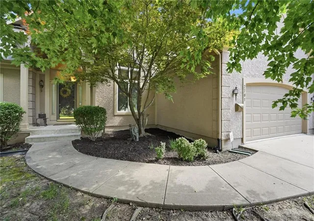 2nd image of 2701 W 137 St, Overland Park, KS 66224 | MLS# 2627025