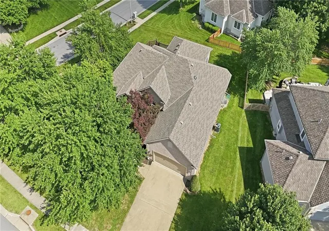 55th image of 2701 W 137 St, Overland Park, KS 66224 | MLS# 2627025