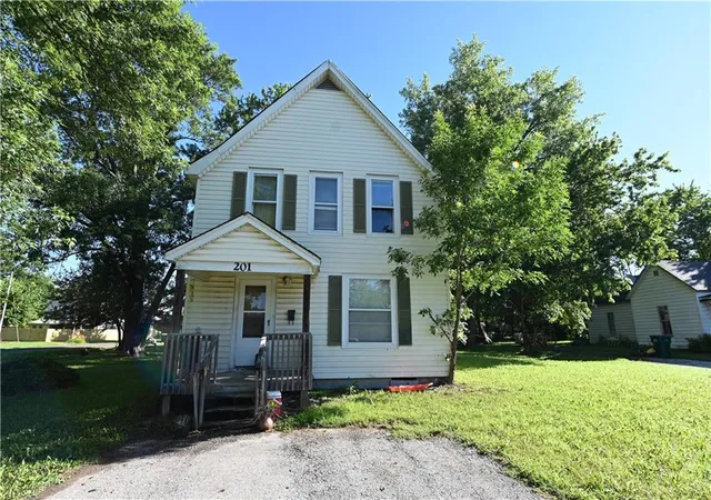 1st image of 201 E 2nd St, Appleton City, MO 64724 | MLS# 2627049