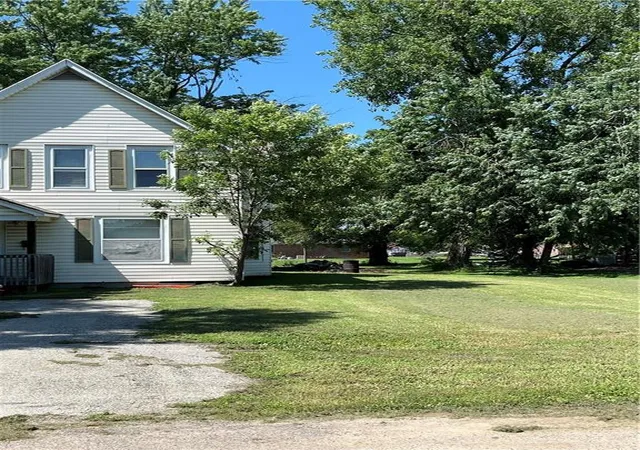 20th image of 201 E 2nd St, Appleton City, MO 64724 | MLS# 2627049