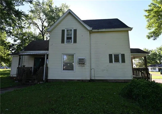 2nd image of 201 E 2nd St, Appleton City, MO 64724 | MLS# 2627049