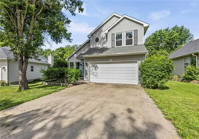 2nd image of 620 Silver Hill Dr, Bonner Springs, KS 66012 | MLS# 2627052