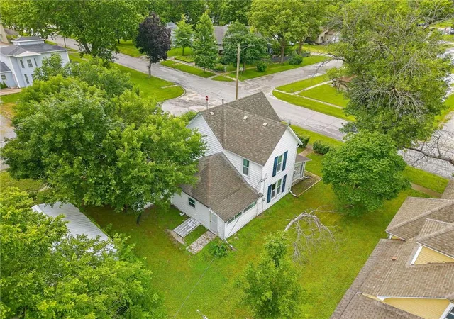 4th image of 721 W 4Th St, Cameron, MO 64429 | MLS# 2627057