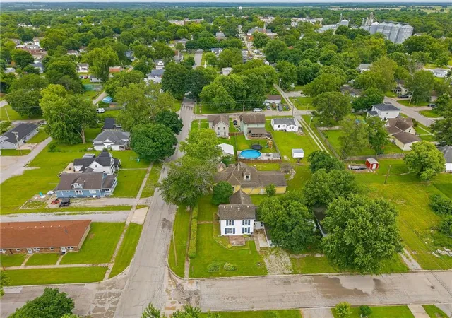 5th image of 721 W 4Th St, Cameron, MO 64429 | MLS# 2627057