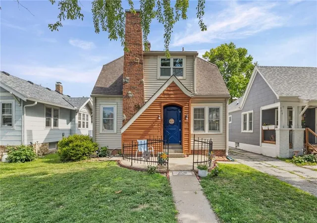 Homes for sale in North Kansas City, MO | 811 E 23rd Ave, North Kansas City, MO 64116 | MLS# 2627081