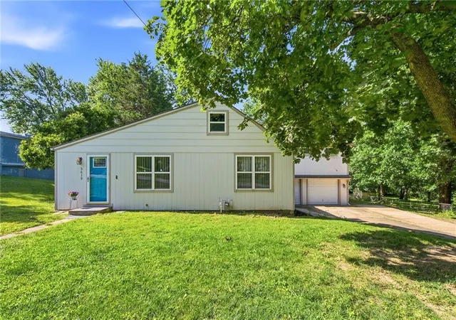 Homes for sale in Kansas City, KS | 5619 Farrow Ave, Kansas City, KS 66104 | MLS# 2627086