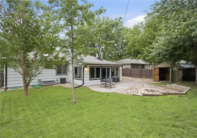 Homes for sale in Lenexa, KS | 13122 Logan Ln, Lenexa, KS 66215 | MLS# 2627092
