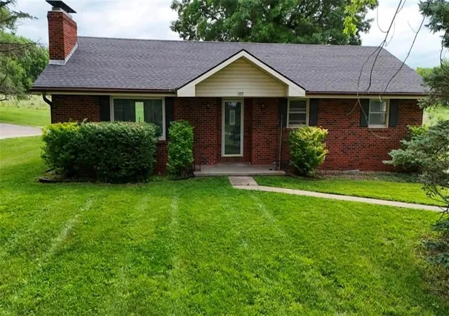 Homes for sale in Savannah, MO | 1305 S Us 71 Hwy, Savannah, MO 64485 | MLS# 2627094