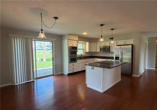 Photo 5 of Single family home for sale at 1305 S US 71 Hwy, Savannah, MO 64485 | MLS# 2627094 | Listing updated on 2026-08-30
