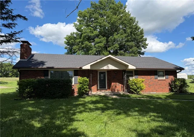 Homes for sale in Savannah, MO | 1305 S Us 71 Hwy, Savannah, MO 64485 | MLS# 2627094