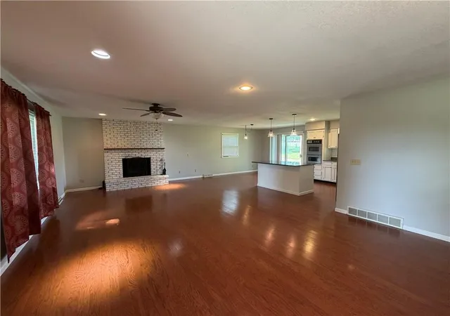 Photo 3 of Single family home for sale at 1305 S US 71 Hwy, Savannah, MO 64485 | MLS# 2627094 | Listing updated on 2026-08-30