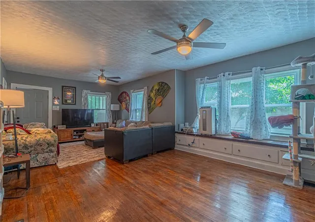 Photo 3 of Single family home for sale at 1958 N 28th Street, Kansas City, KS 66104 | MLS# 2627102 | Listing updated on 2026-06-27