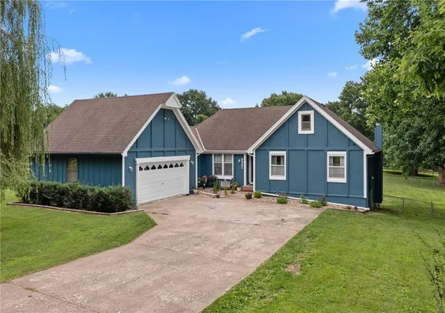 Homes for sale in Lees Summit, MO | 8921 Boten Rd, Lees Summit, MO 64064 | MLS# 2627120
