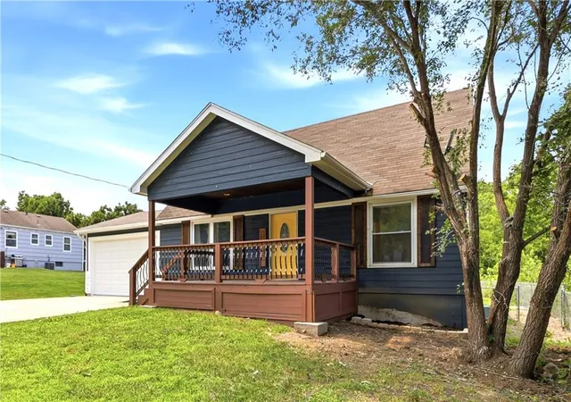 Photo 3 of Single family home for sale at 8848 Lane Ave, Kansas City, MO 64138 | MLS# 2627128 | Listing updated on 2026-08-31