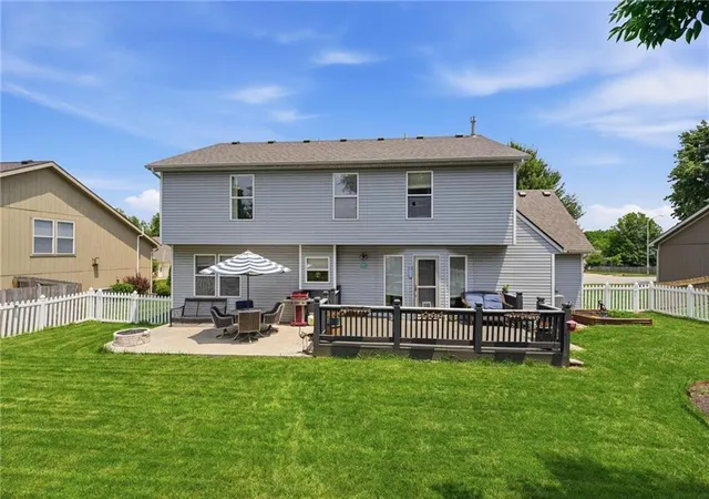 Photo 3 of Single family home for sale at 10926 N Holly St, Kansas City, MO 64155 | MLS# 2627148 | Listing updated on 2026-09-05
